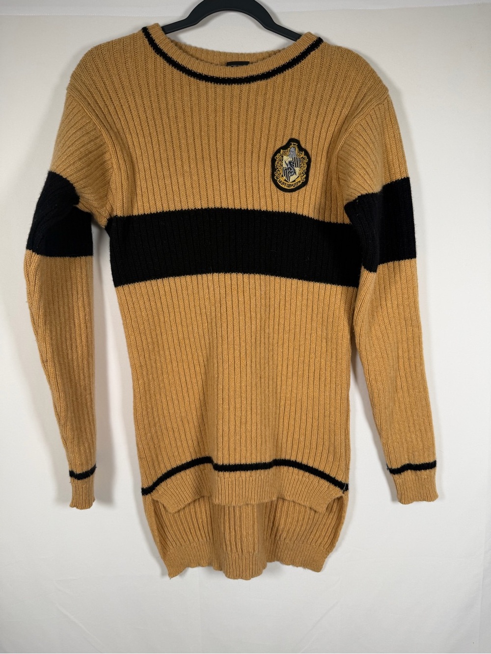 Harry Potter Hufflepuff Ribbed Crewneck Sweater Black Stripe wizard, Halloween